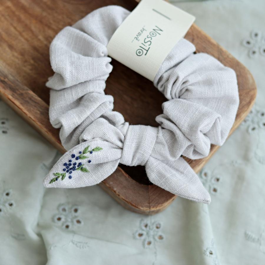 Gumička - Scrunchies Vyšívaná